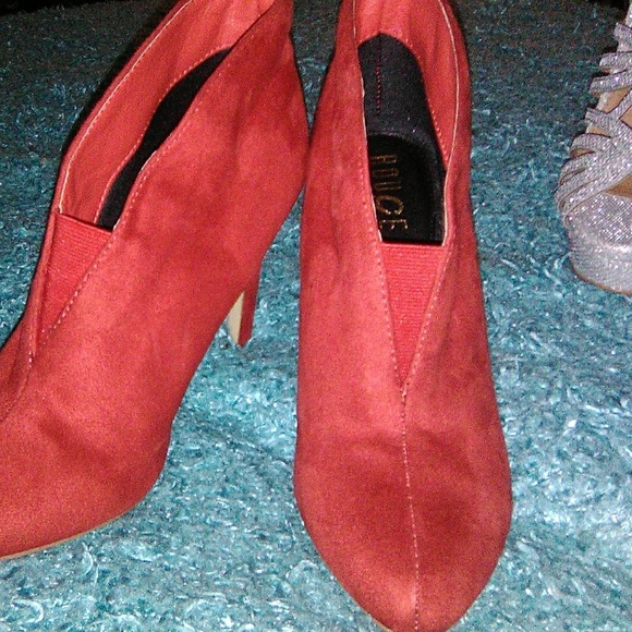 Heels - Picture 2 of 2